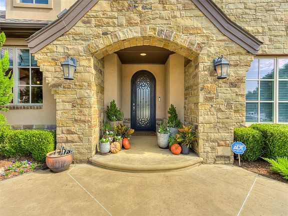 4th image of 15708 Cambria Ct