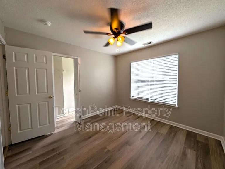 7603 Lullwater Cv — Photo 24