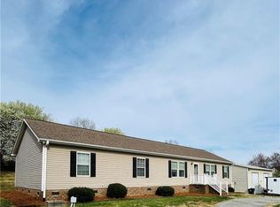 111 Fosstoral St, King, NC 27021