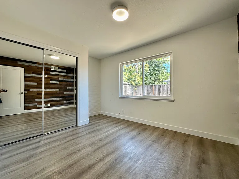 1544 San Joaquin Ave — Photo 15