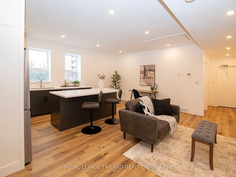 425 Dundas St #201 — Photo 2