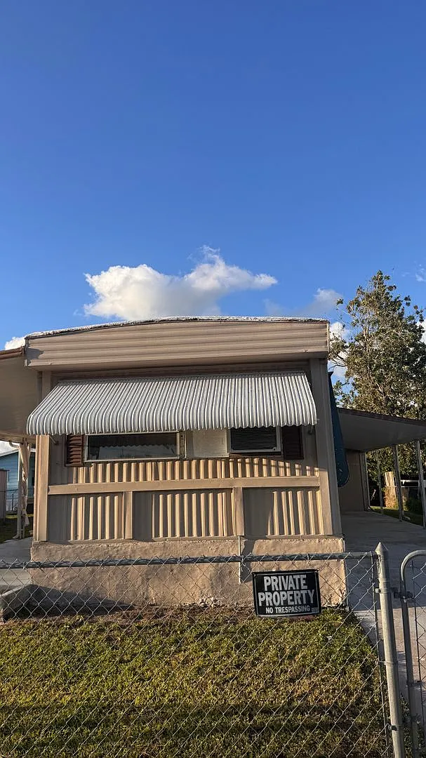 The Shire Mobile Home Ne Palm Bay For Rent! — Photo 2