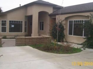 721 W Marilyn St, Farmersville, CA 93223