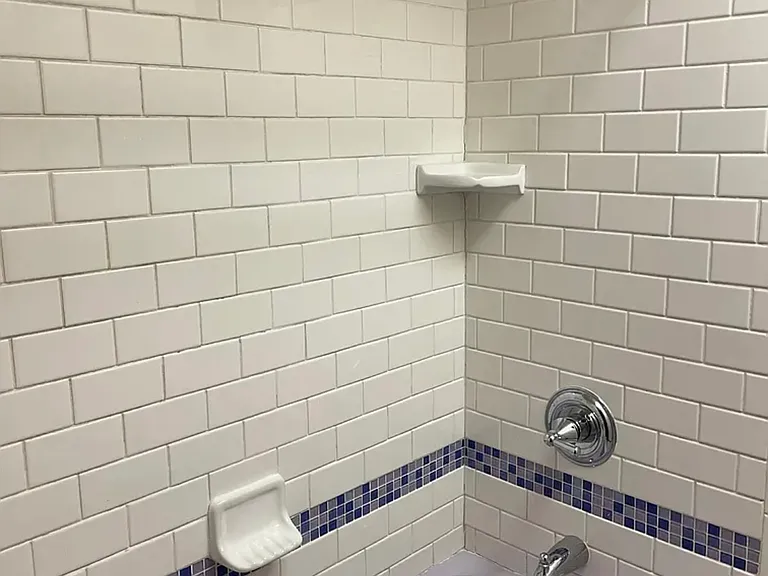 191 S Maple Ave — Photo 3