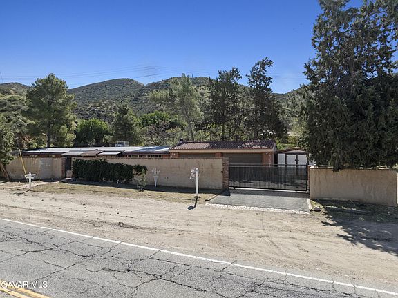 2nd image of 11950 Sierra Hwy