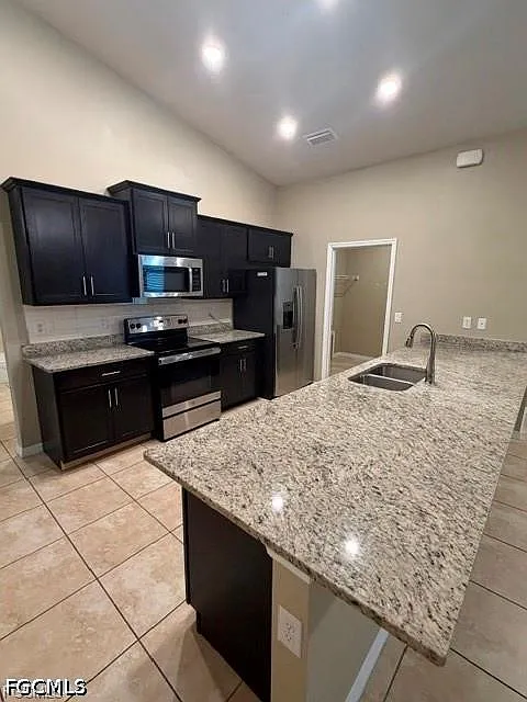 4 bed, 2.0 bath, 1719 sqft, $1,895 — Photo 3