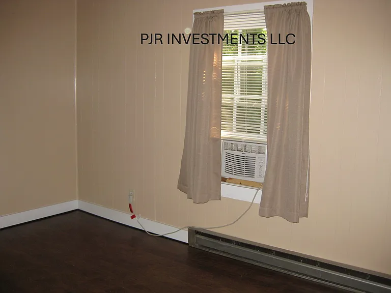 124 Hardy St — Photo 17