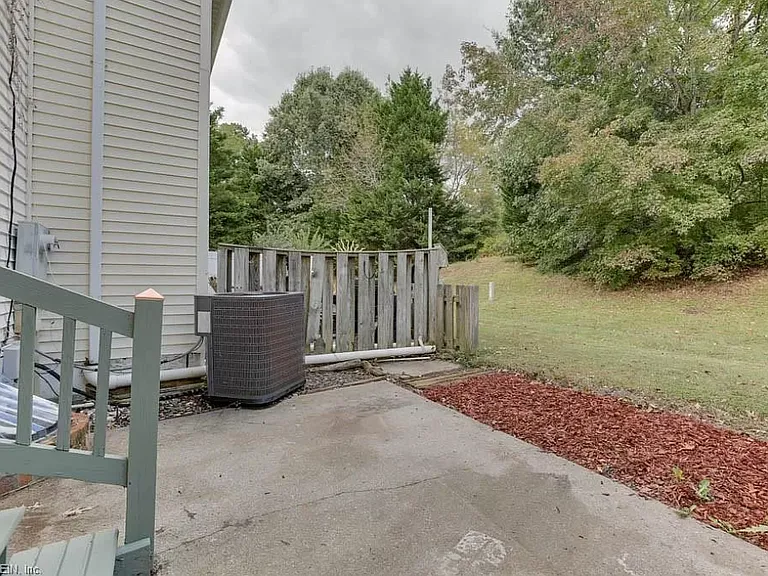 9 Bromley Dr — Photo 12