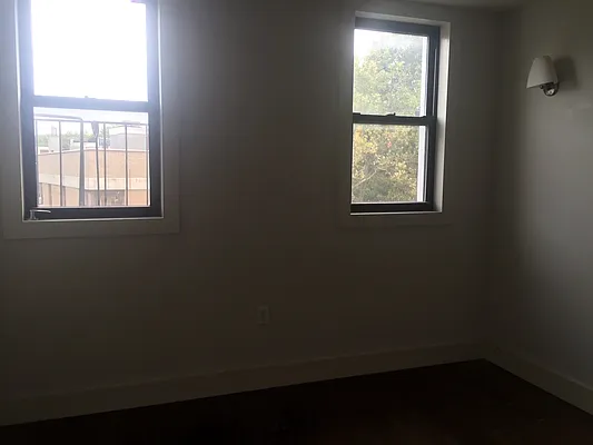 Rented by Nooklyn NYC LLC | media 54