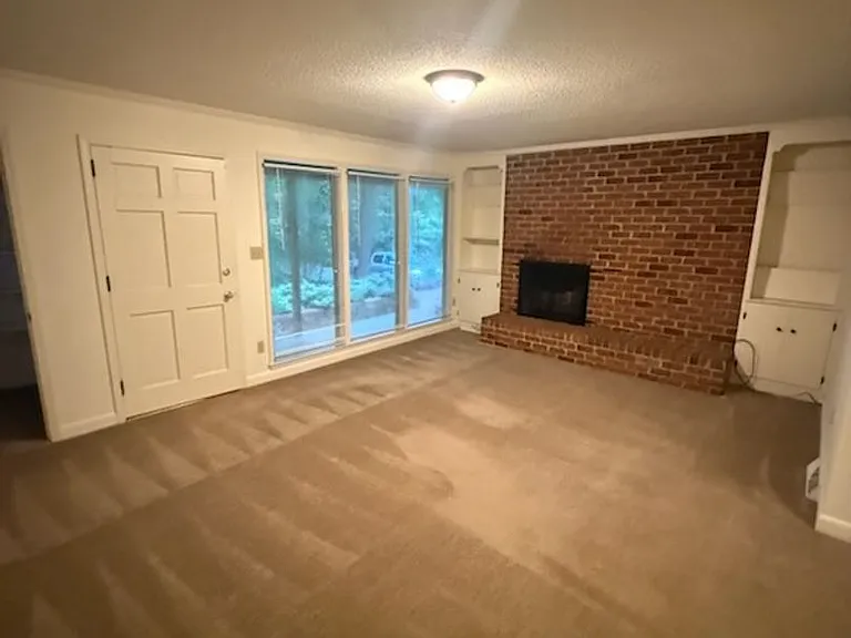 629 Mountain Rd #B — Photo 2