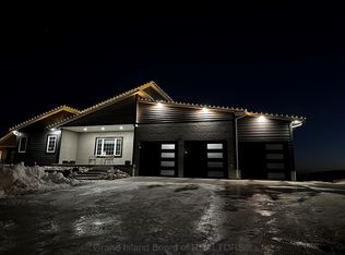 1905 Rainbow Rd, Grand Island, NE 68801