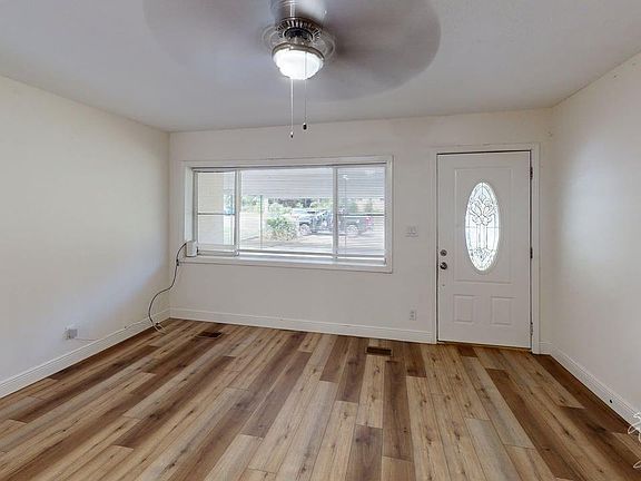 2nd image of 519 S Edgewood Cir