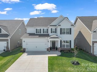 255 Fox Cove Rd, Hendersonville, NC 28792