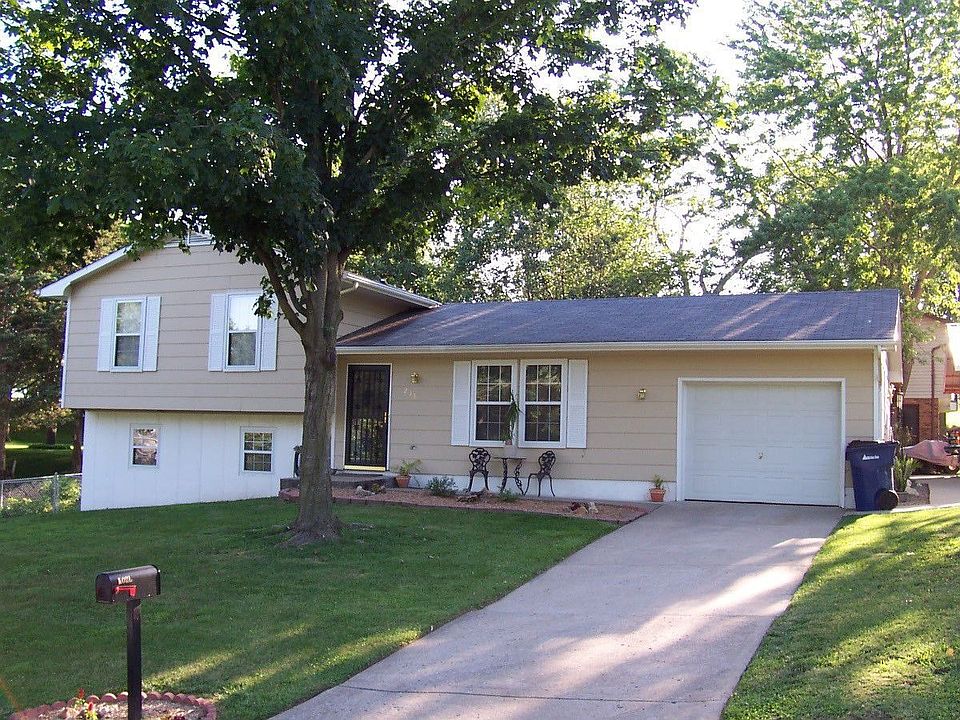 Home for Sale in Jefferson City, Missouri $119,900