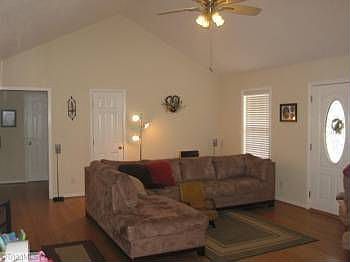 4th image of 8108 Kelly Oak Dr