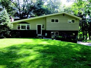 30 Dunedin Rd, Wellesley, MA 02481