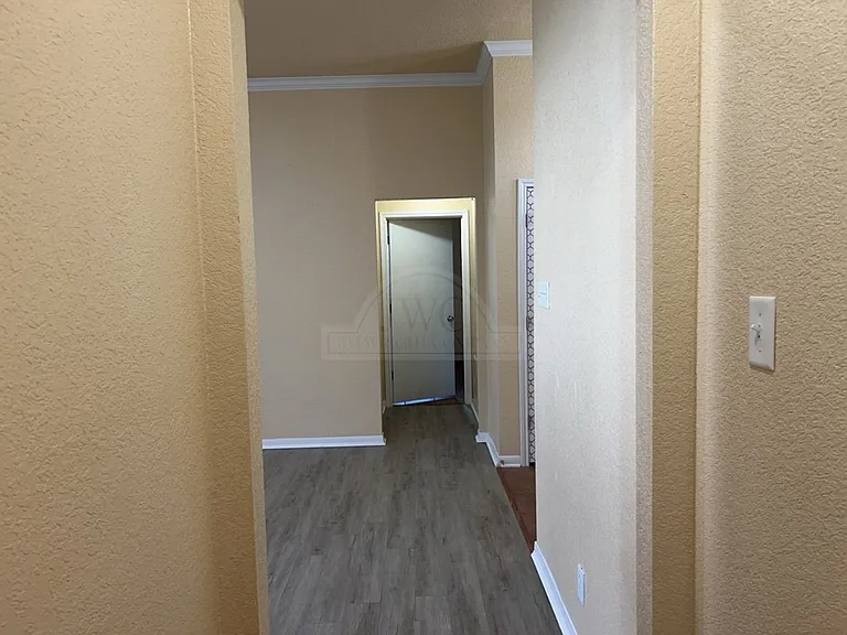 2509 Lavender Ln — Photo 8