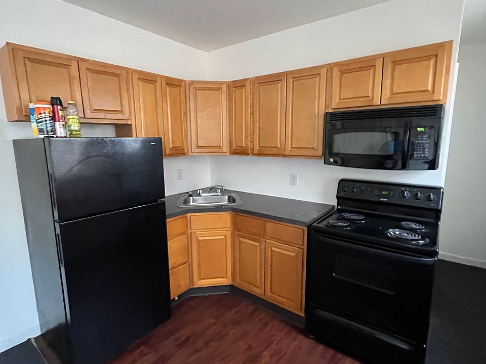 2nd image of 4500 Walnut St APT 105
