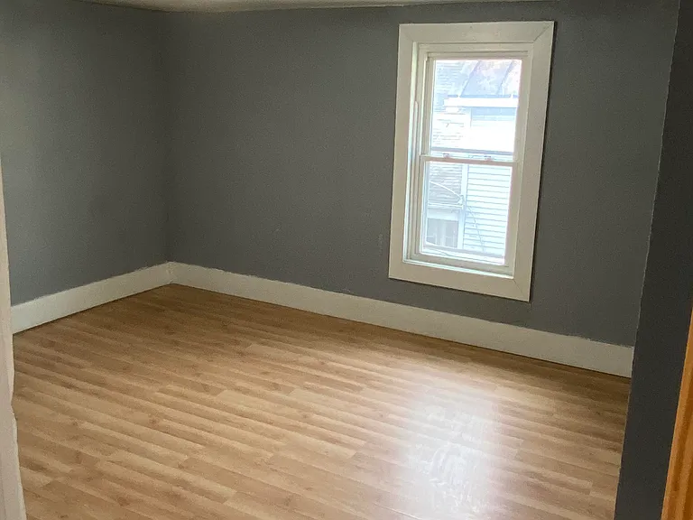 639 Harding Way E — Photo 3