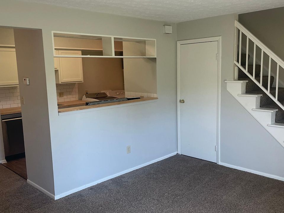 1st image of 600 Canterbury Dr #C9