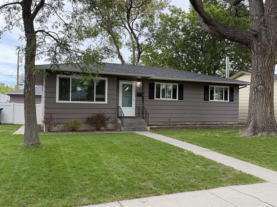 2437 Howard Ave