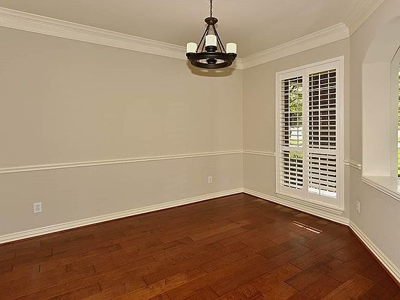 4th image of 46 W French Oaks Cir