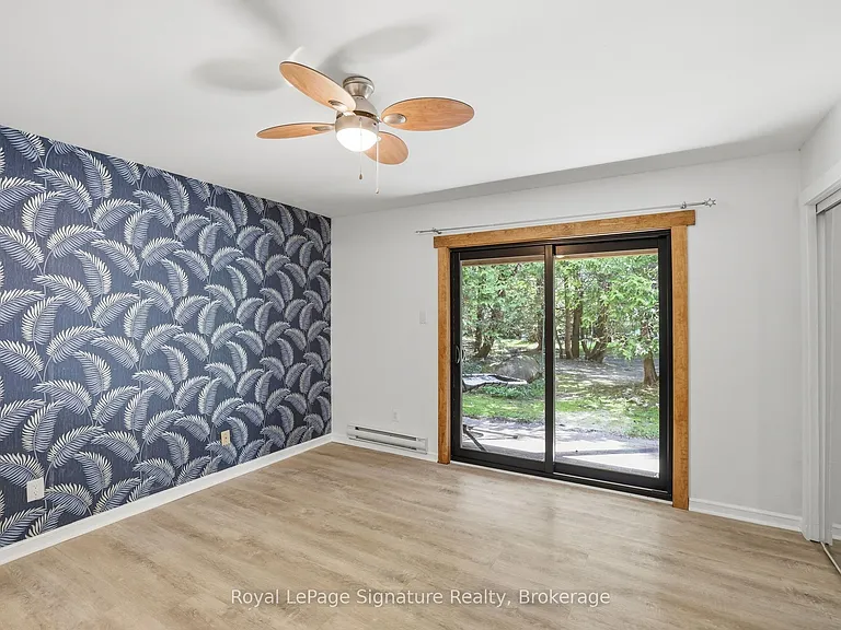 585 Oxbow Cres — Photo 16