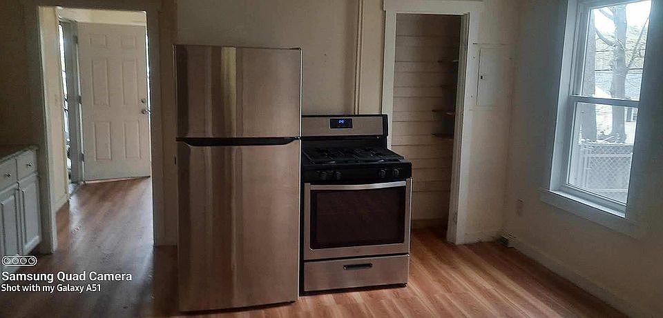 2nd image of 91 Marshall St #3