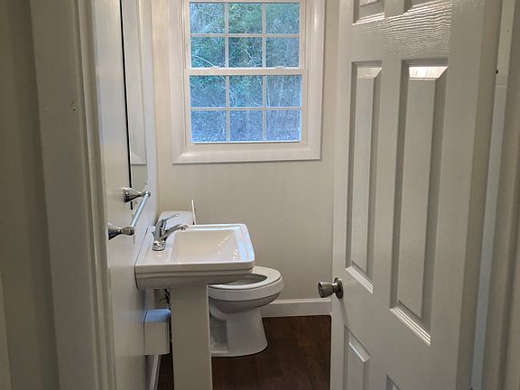 4th image of 2908 E Broad St