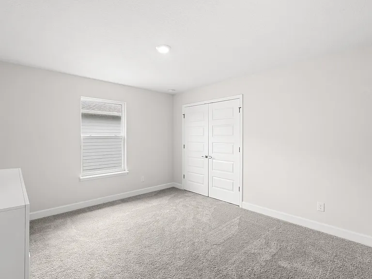 692 NE Turtleback Trl — Photo 32