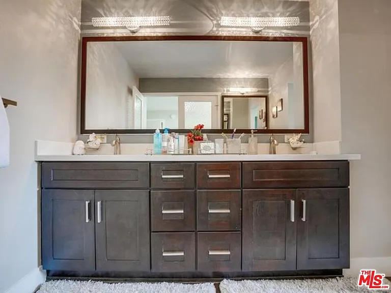 150 N Almont Dr #203 — Photo 10