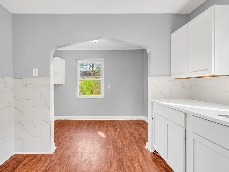 10470 Roxbury St — Photo 13