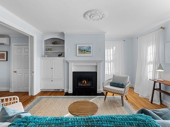 4th image of 7 Fair St #A