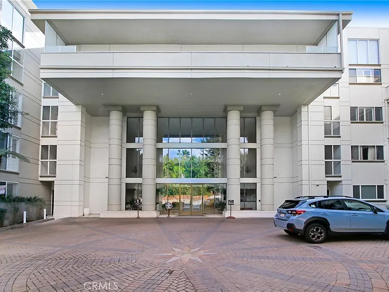 4949 Genesta Ave #104 — Photo 6