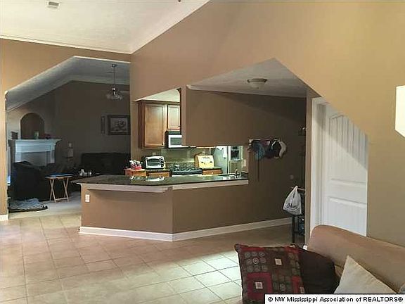 5th image of 3738 Daffodil Dr