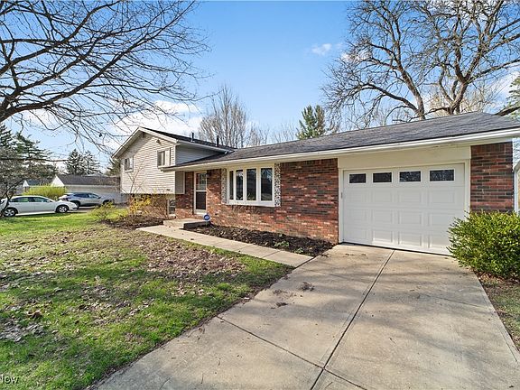 2nd image of 34064 Luanne Dr