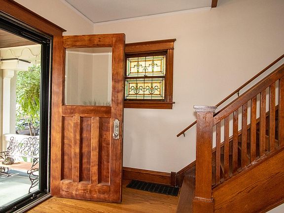 5th image of 508 Thomas Ave