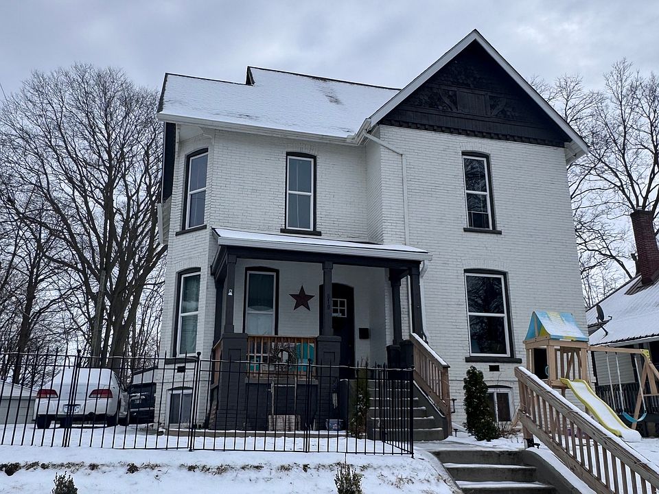 1st image of 810 S Green St