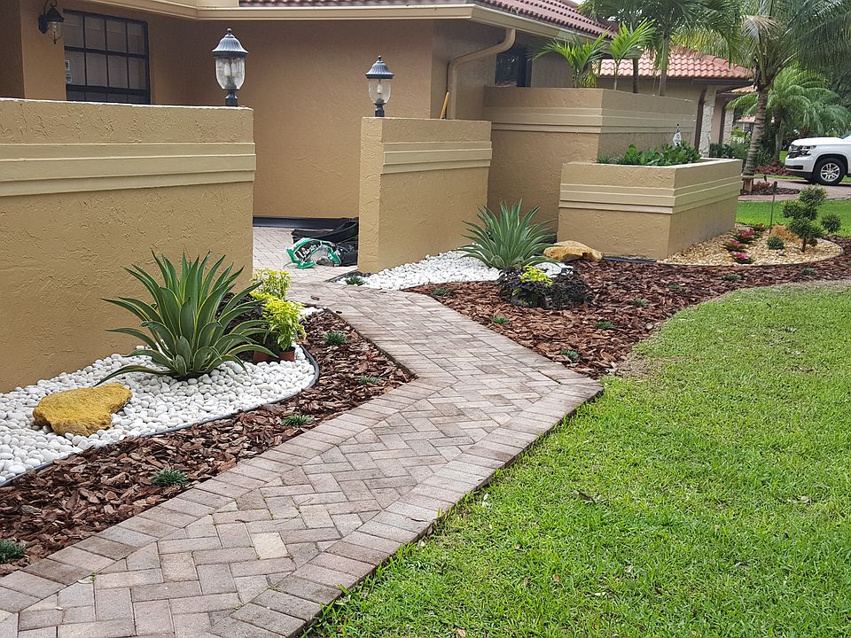 1st image of 11005 SW 1st Ct
