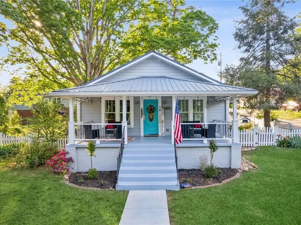 5628 Church St, Flowery Branch, GA 30542