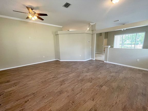 3rd image of 6218 Blackberry Ln