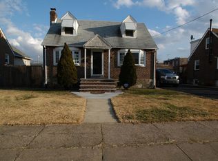 8029 Large St, Philadelphia, PA 19152