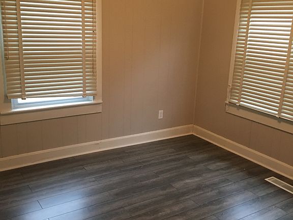 2nd image of 325 Murray St