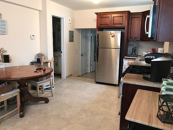 3rd image of 619 Rockaway St