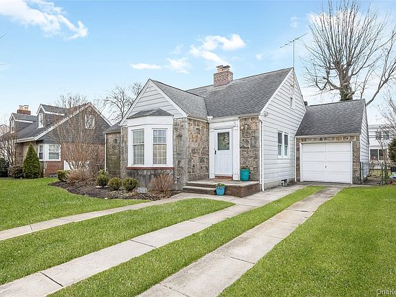 3rd image of 124 Greystone Road