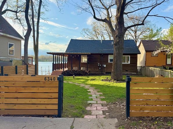 6340 Sporny Dr, Brighton, MI 48116