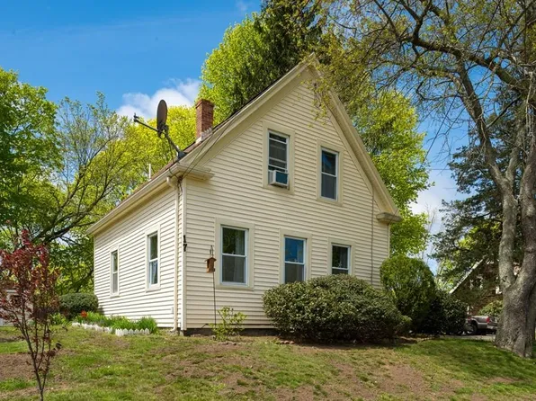 17 Grove St, Weymouth, MA 02189