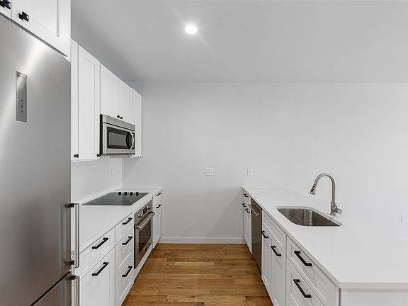 4th image of 2903 Frederick Douglass Blvd #5C