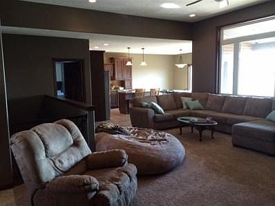 4th image of 703 10th Ave