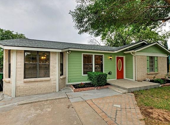 3rd image of 902 Ferndale Dr